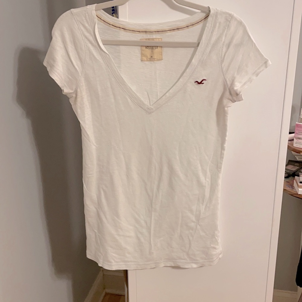 White v neck women’s shirt